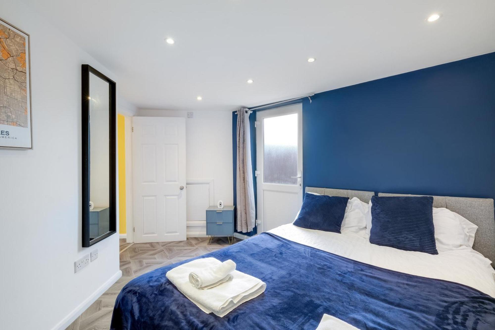 Kings House Apartment Hayes, West London Apt A Northolt  Ngoại thất bức ảnh