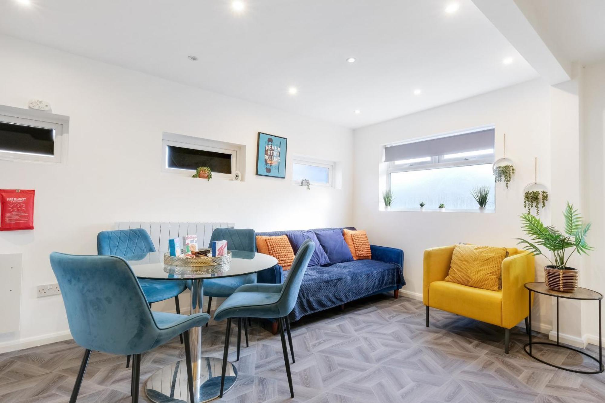 Kings House Apartment Hayes, West London Apt A Northolt  Ngoại thất bức ảnh