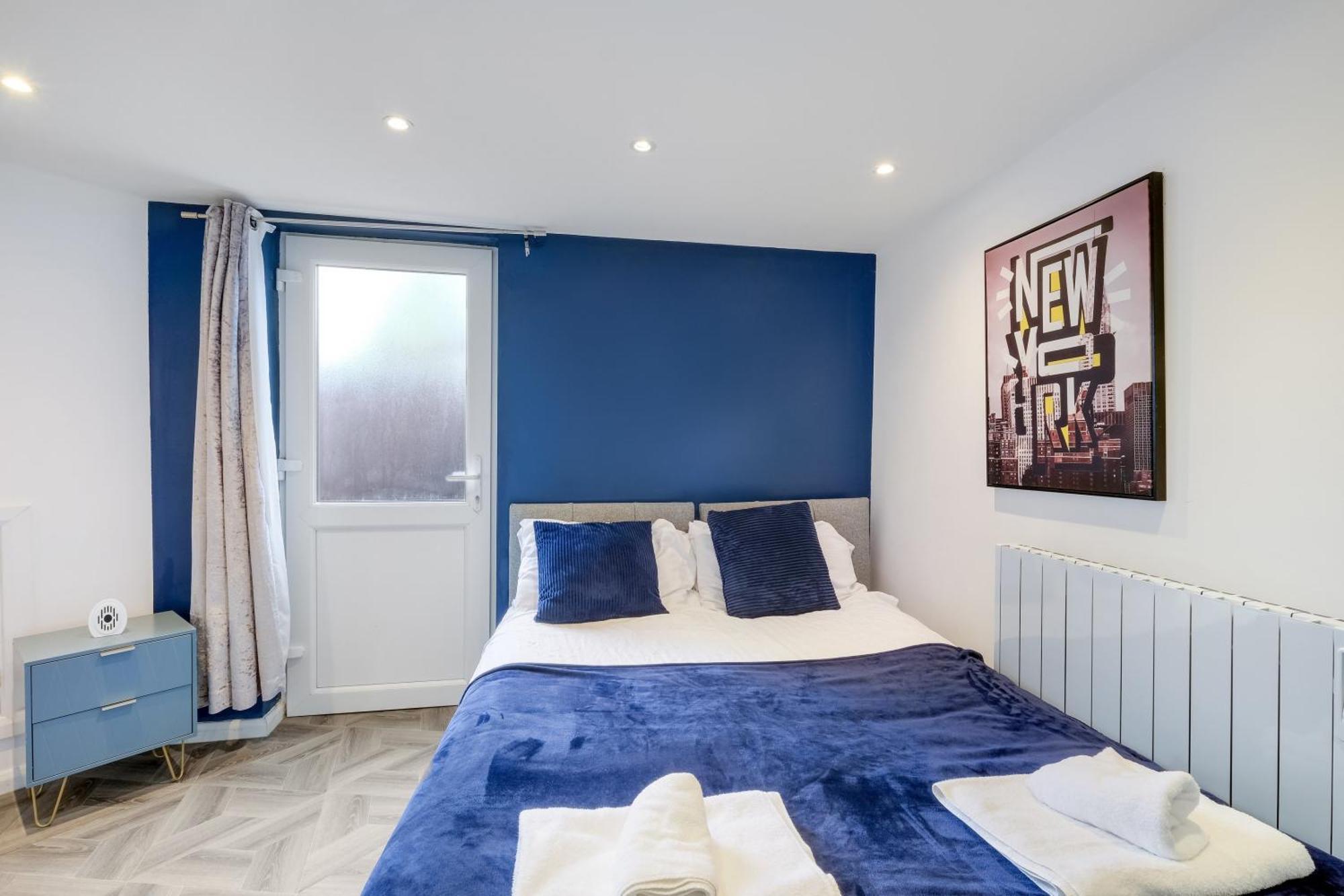 Kings House Apartment Hayes, West London Apt A Northolt  Ngoại thất bức ảnh