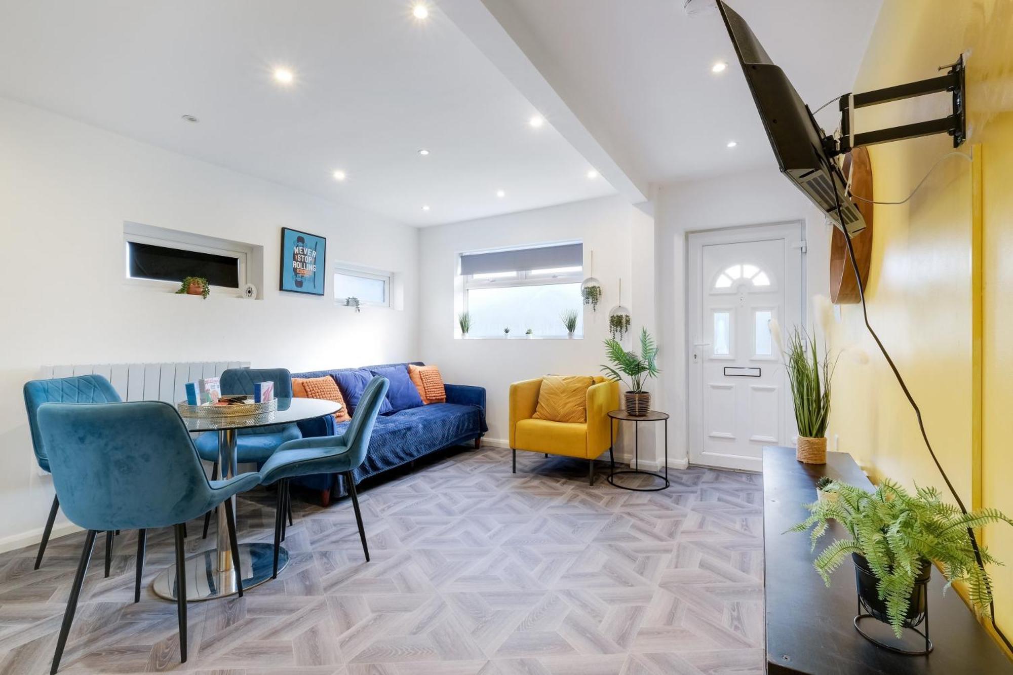 Kings House Apartment Hayes, West London Apt A Northolt  Ngoại thất bức ảnh