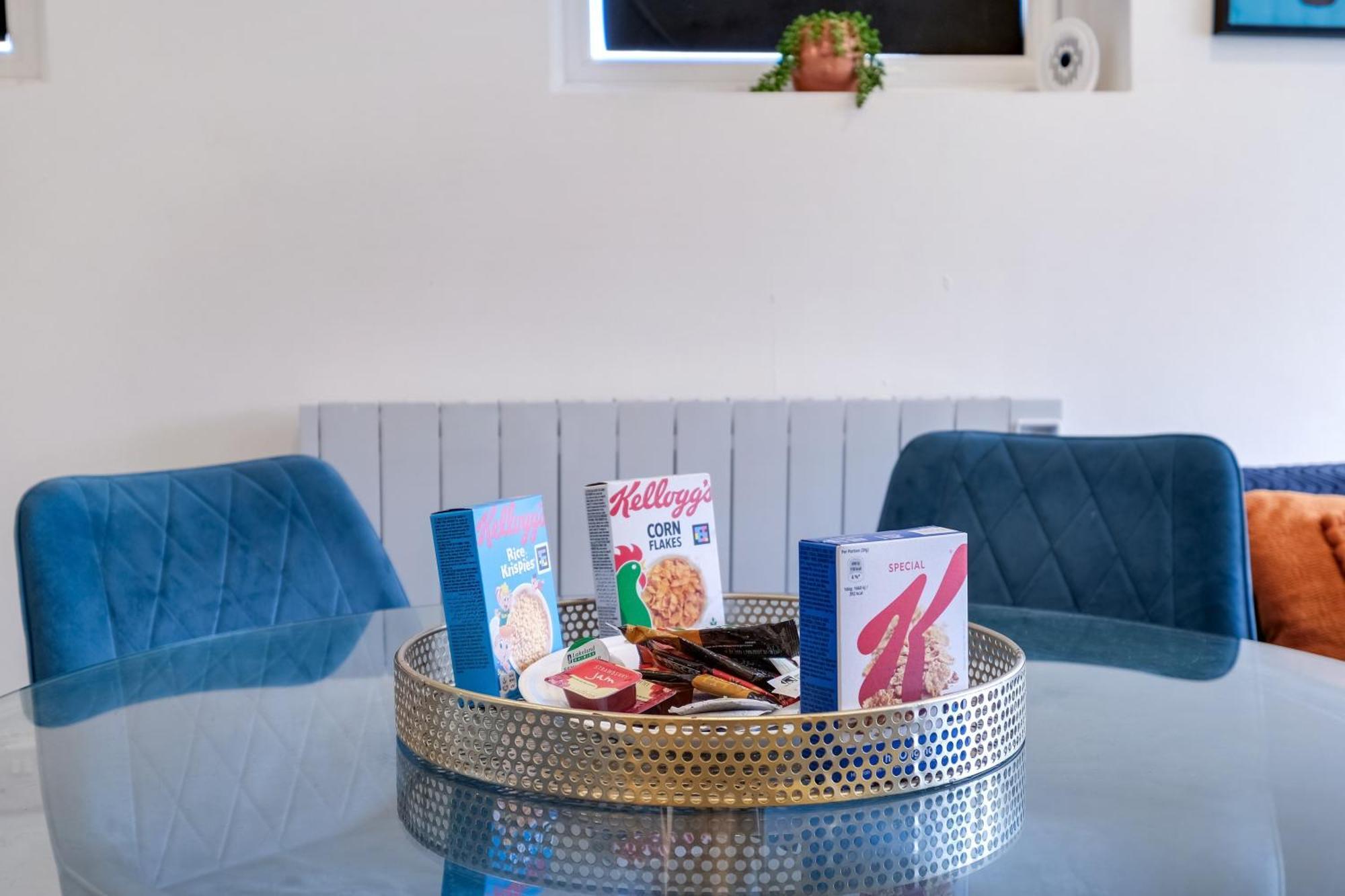 Kings House Apartment Hayes, West London Apt A Northolt  Ngoại thất bức ảnh