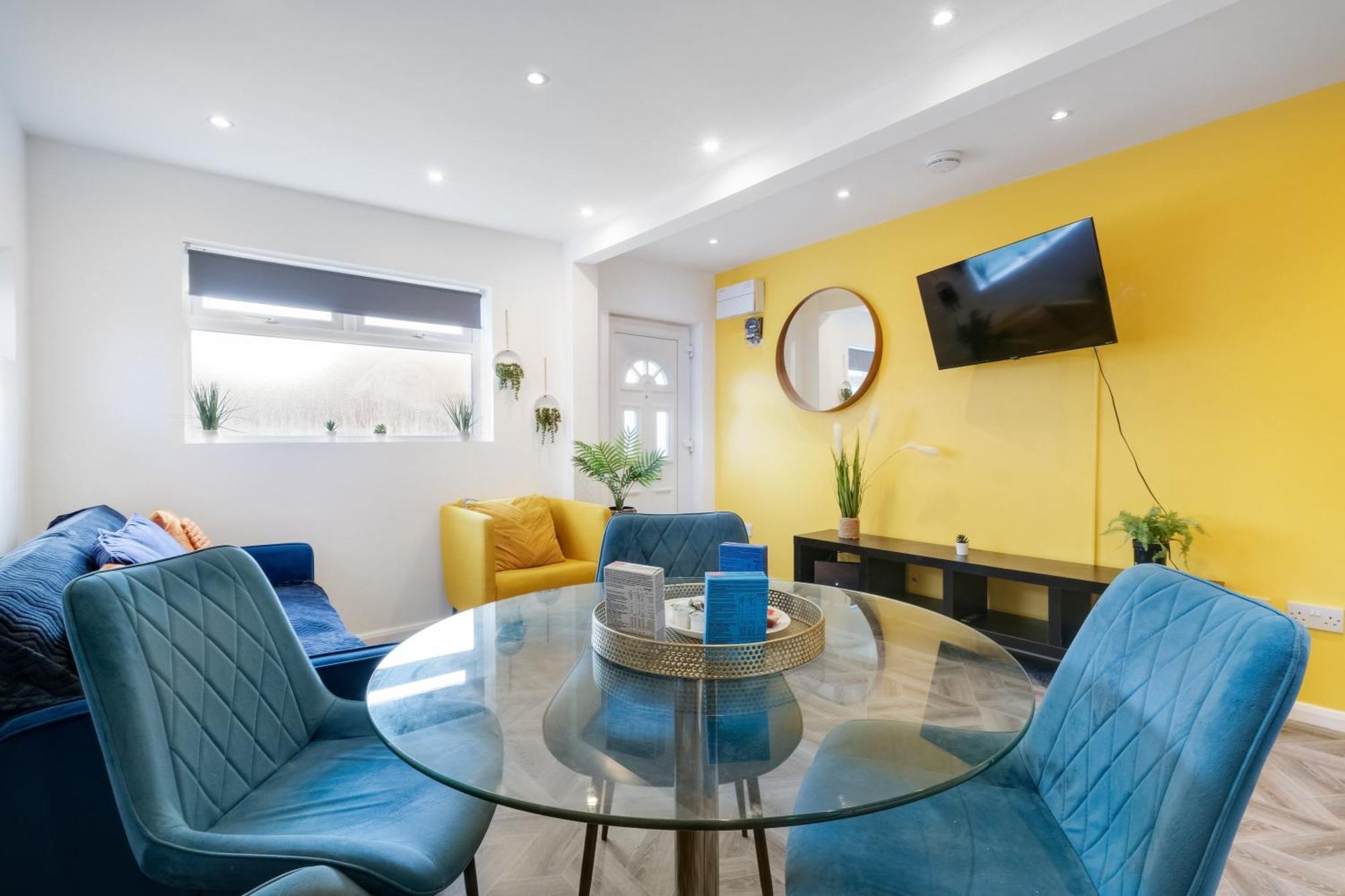 Kings House Apartment Hayes, West London Apt A Northolt  Ngoại thất bức ảnh