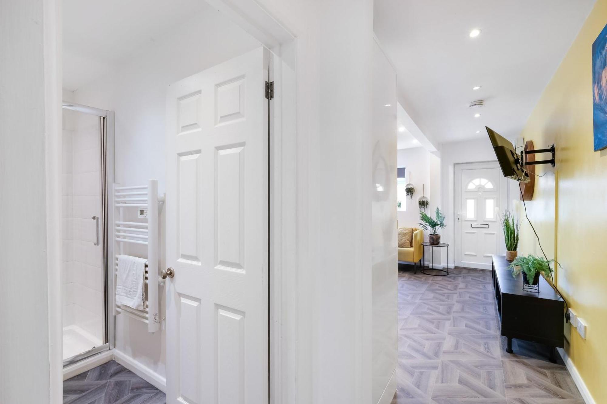 Kings House Apartment Hayes, West London Apt A Northolt  Ngoại thất bức ảnh